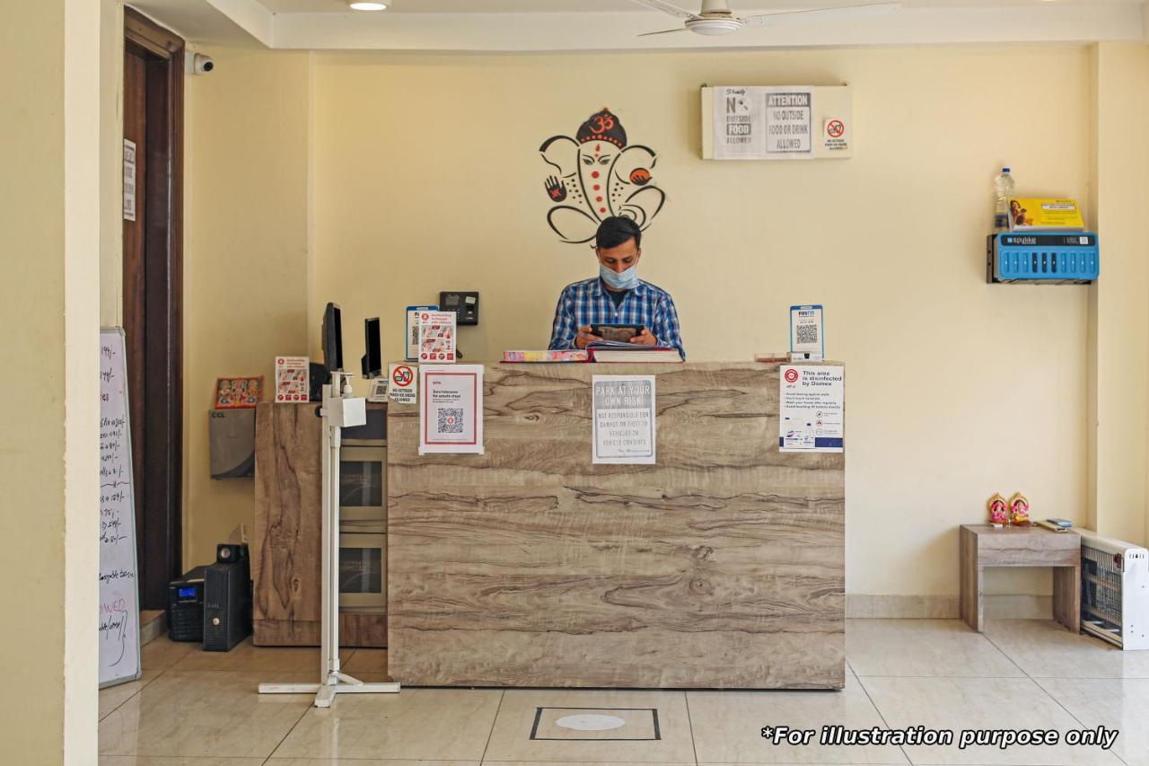 Super Hotel O Hotel Gold Star Νέο Δελχί Εξωτερικό φωτογραφία