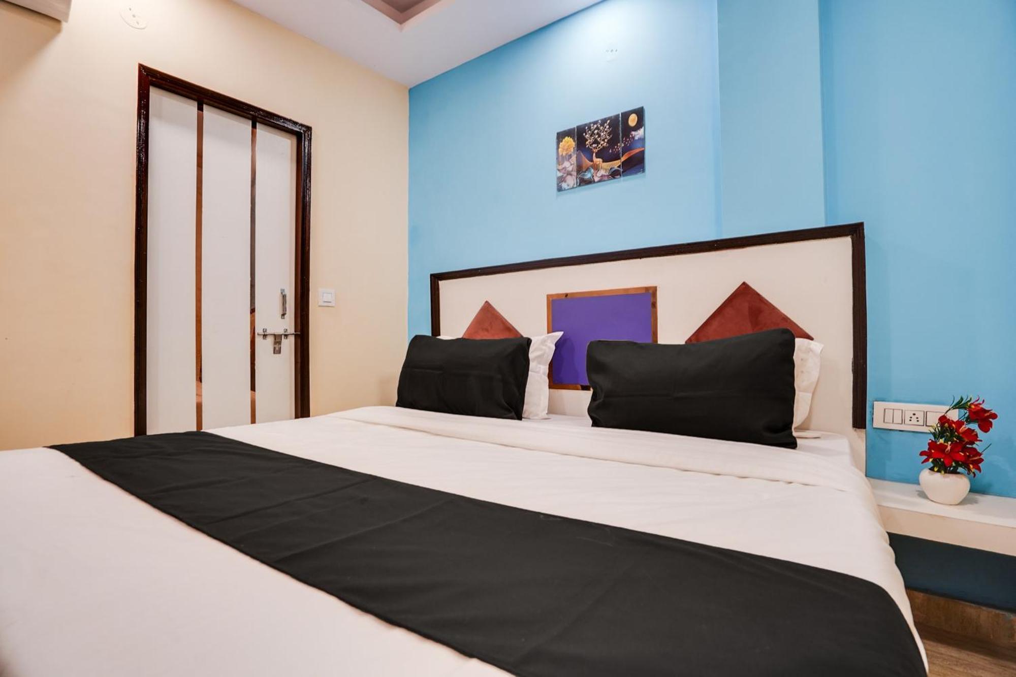 Super Hotel O Hotel Gold Star Νέο Δελχί Εξωτερικό φωτογραφία