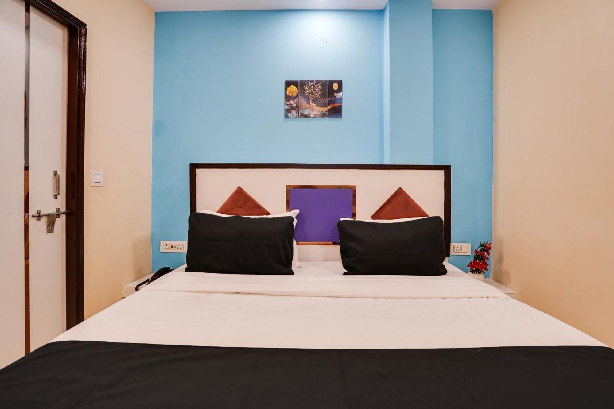 Super Hotel O Hotel Gold Star Νέο Δελχί Εξωτερικό φωτογραφία